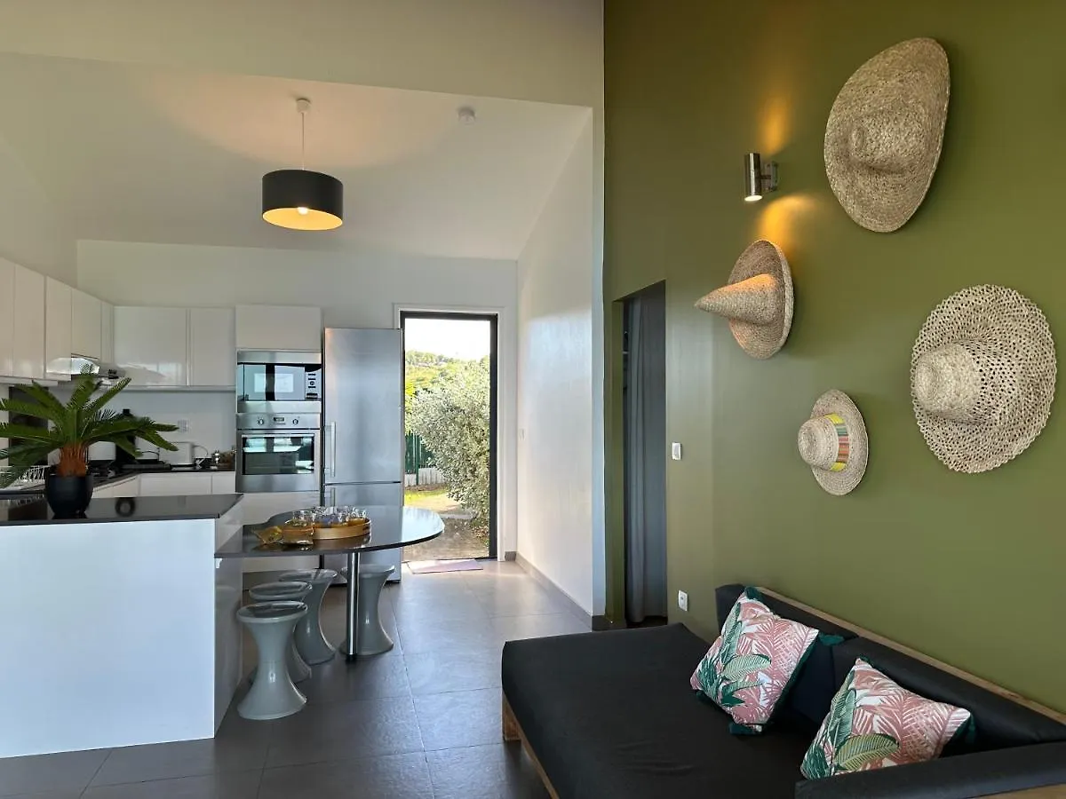 Lucy'S Bay Villa Hyacinthe